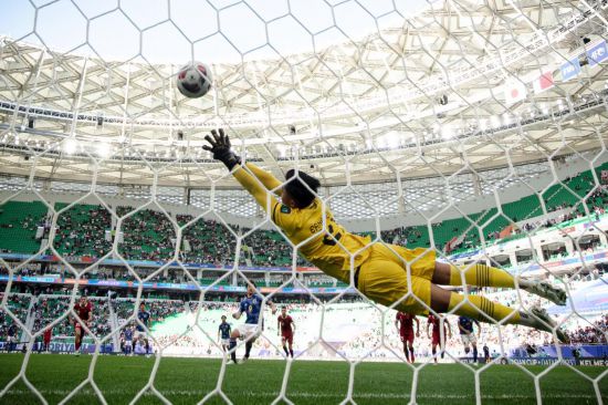 的劈杀和突 的劈杀和突