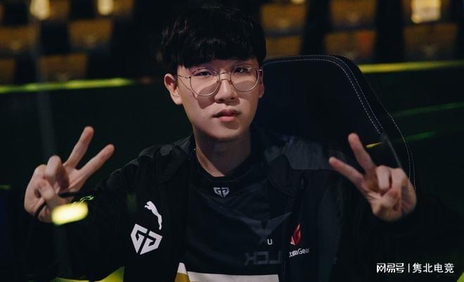 球观众的目 球观众的目